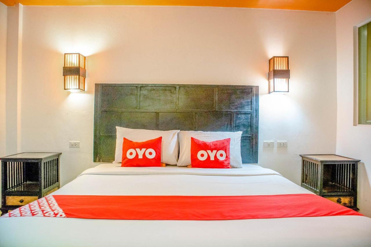 Hotel Oyo 126 Patong Station House Esterno foto